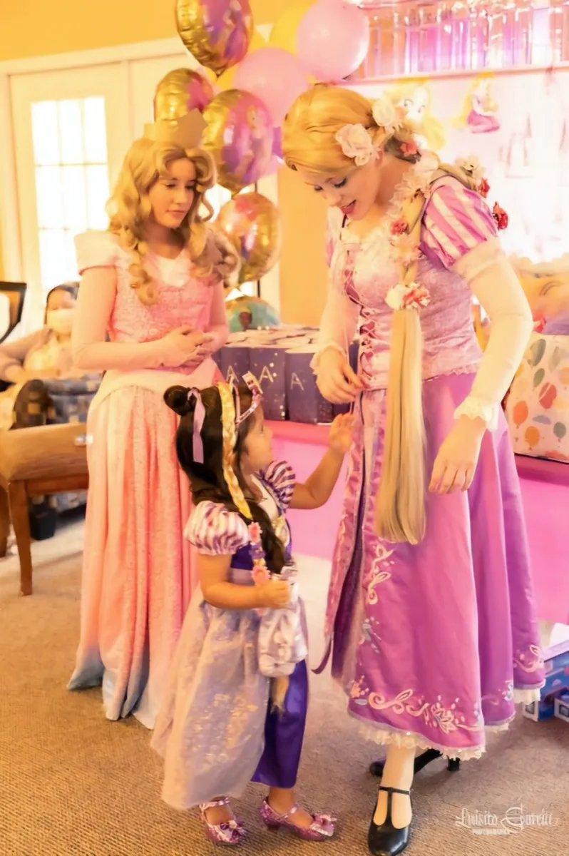 Sleeping Beauty party character photo 3