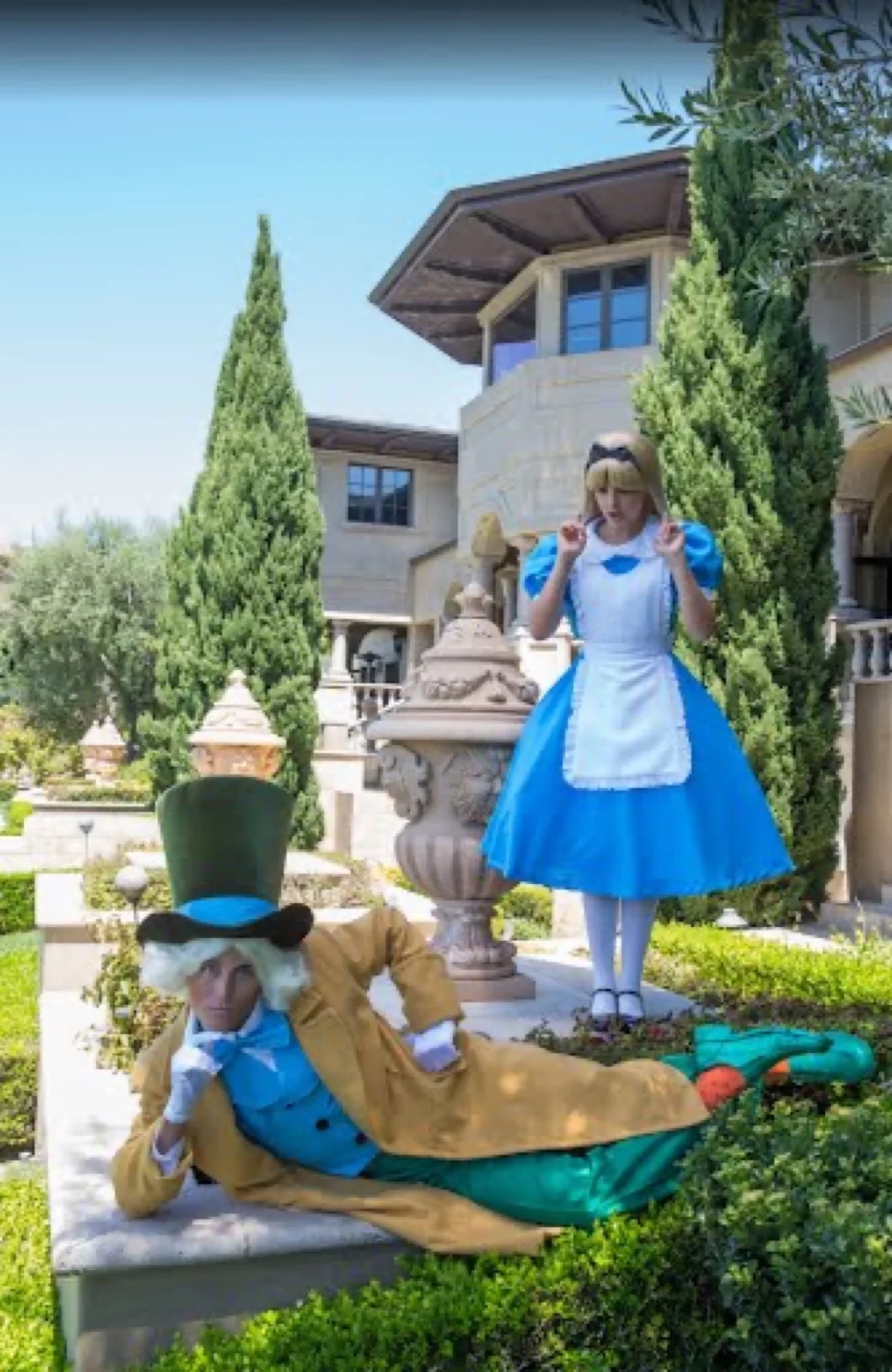 Mad Scientist – Wonderland party character in Jacksonville